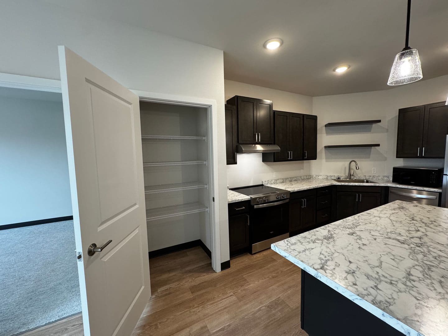 Fargo Apartment: 1758 12th Ave N