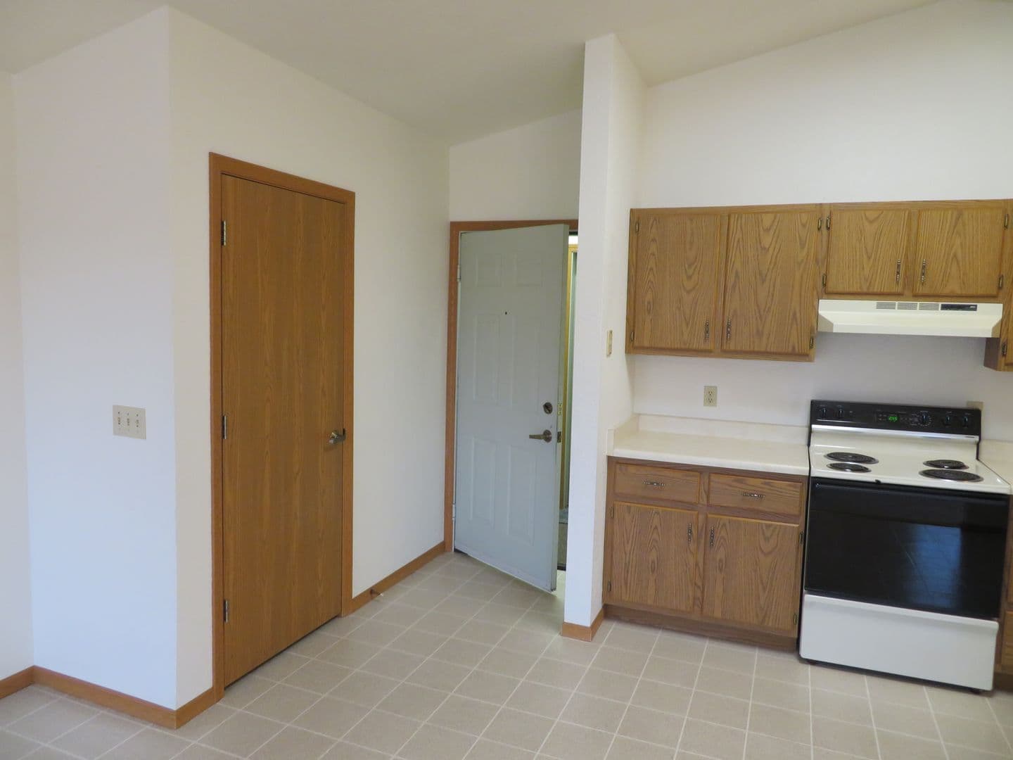 Lomira Apartment: 385 Main Street