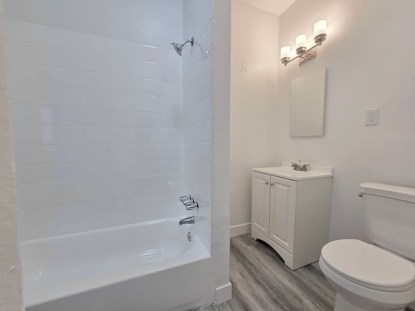 Los Angeles Apartment: 341 South Alvarado