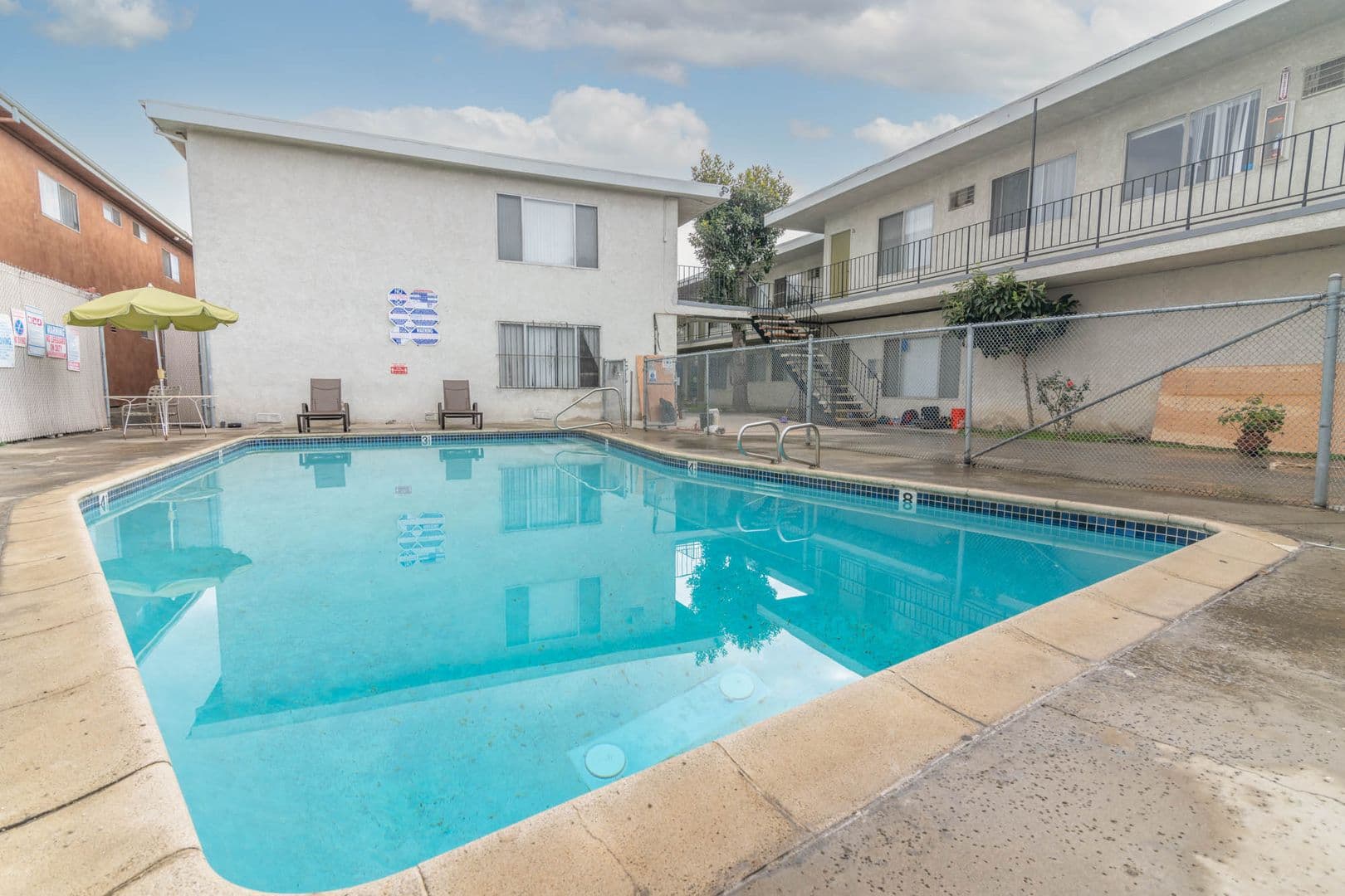 Van Nuys Apartment: 8123 Langdon Ave.
