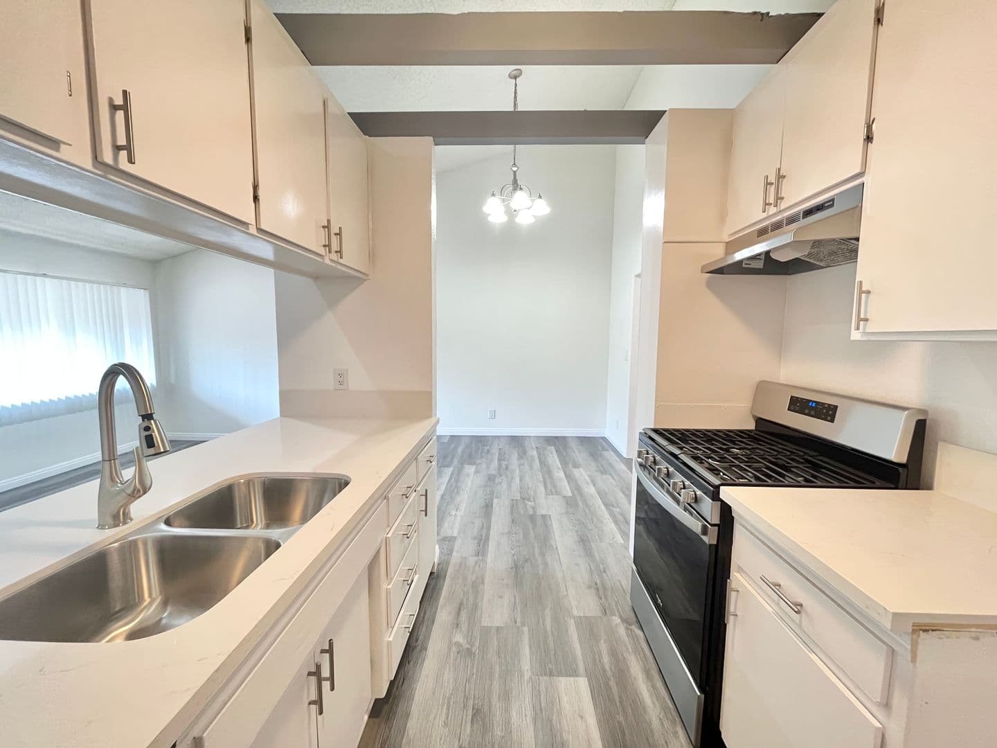 Canoga Park Apartment: 6738 Independence Ave.