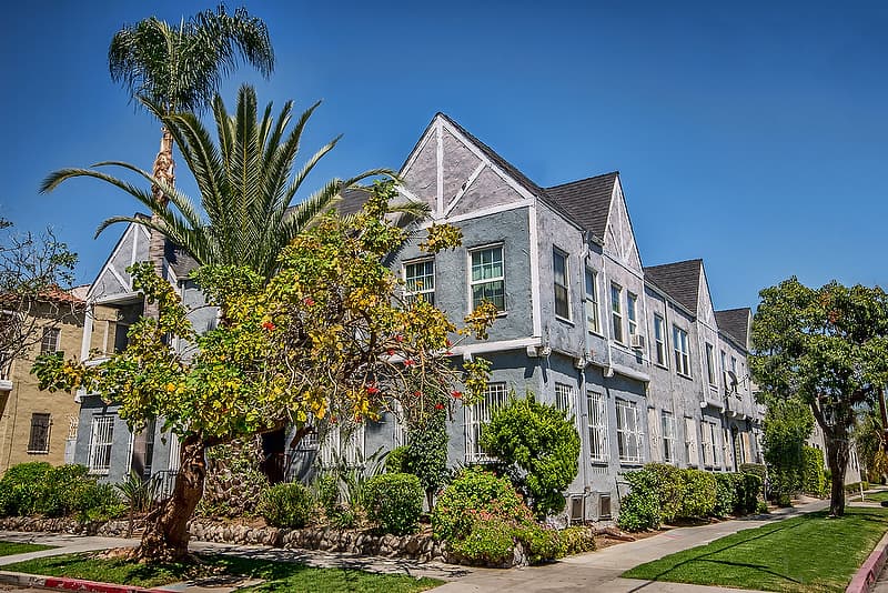 Los Angeles Apartment: 400 North Ogden Drive