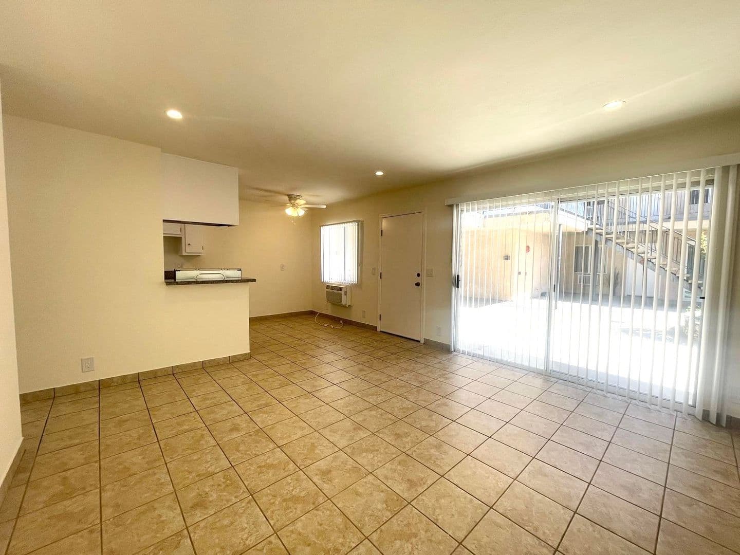 Winnetka Apartment: 20414 Cohasset Street