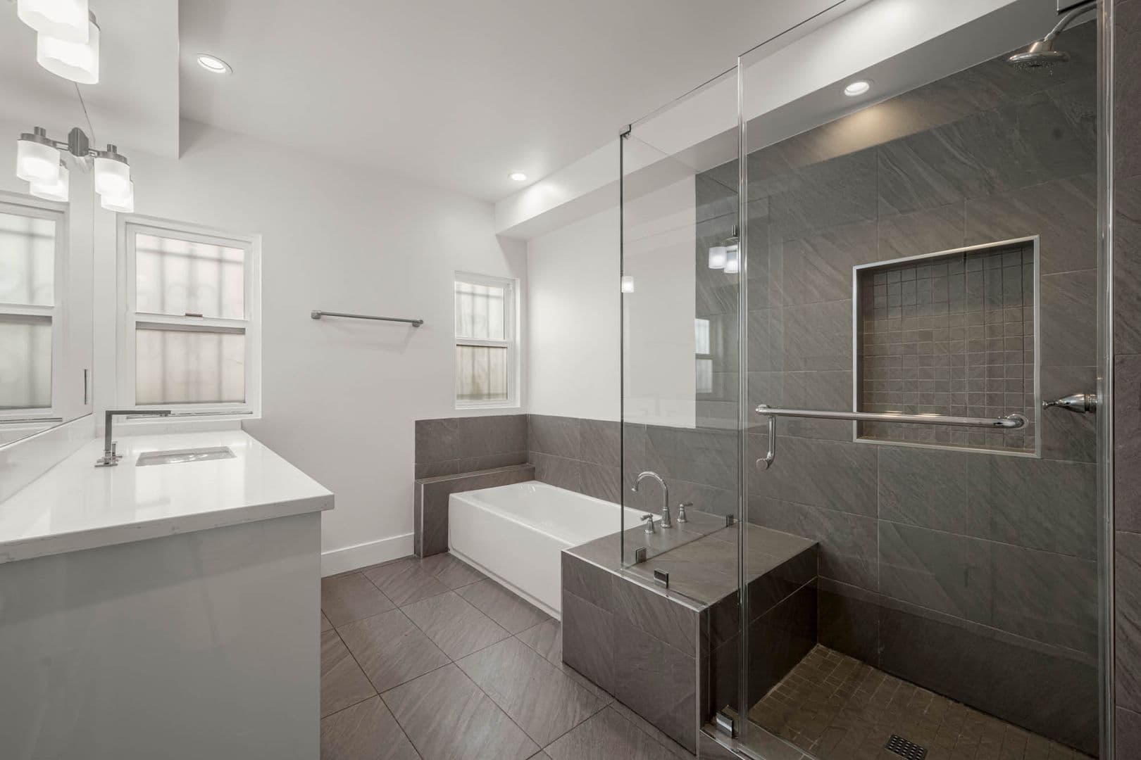 Los Angeles Apartment: 315-317 N. Detroit St.
