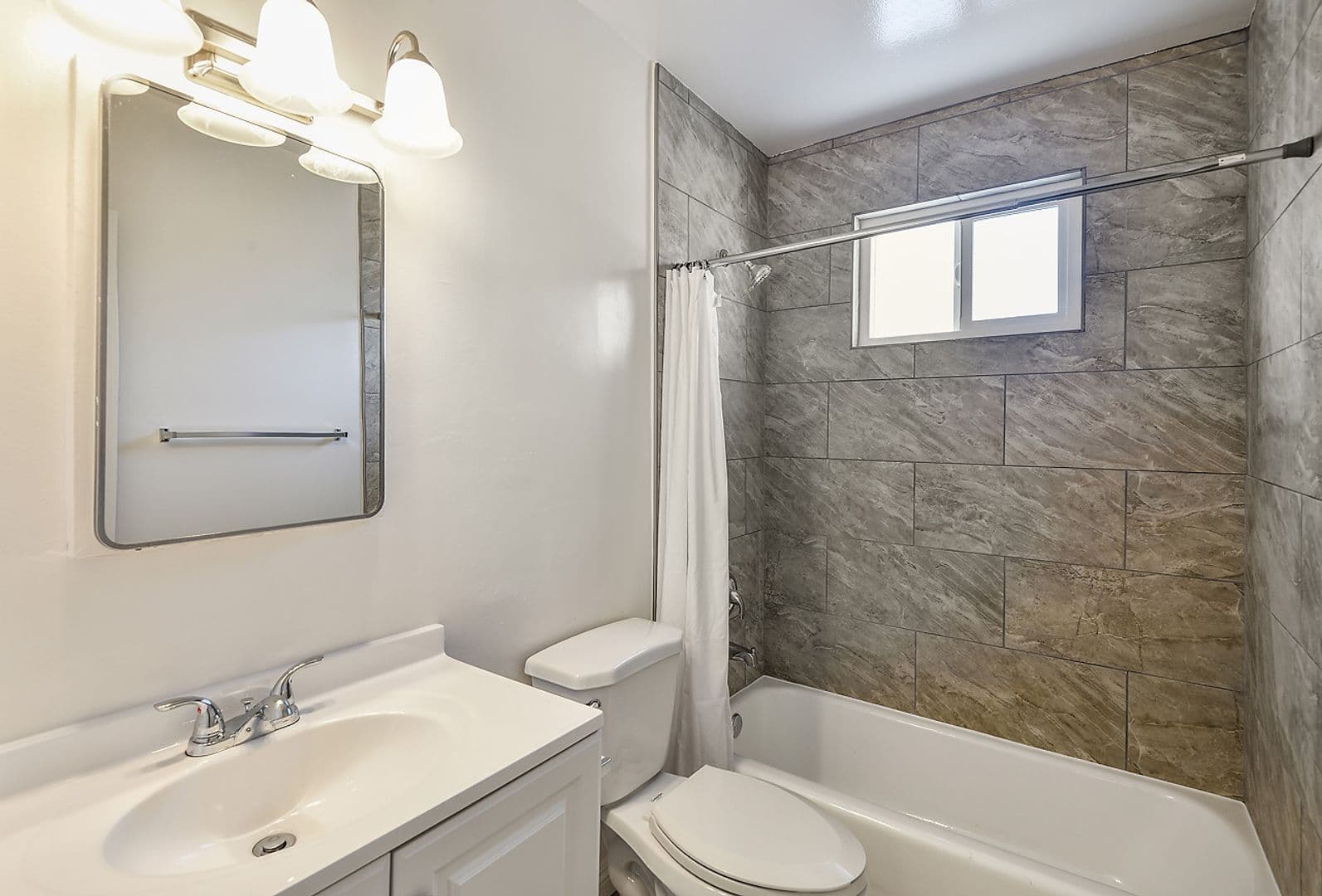 Los Angeles Apartment: 8526 Saturn Street