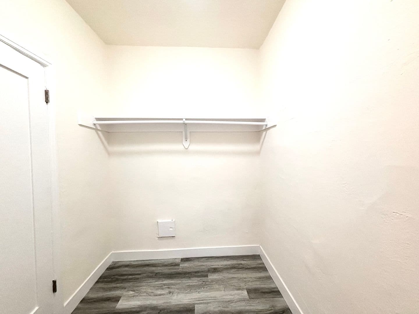 Los Angeles Apartment: 420 N. Coronado Street