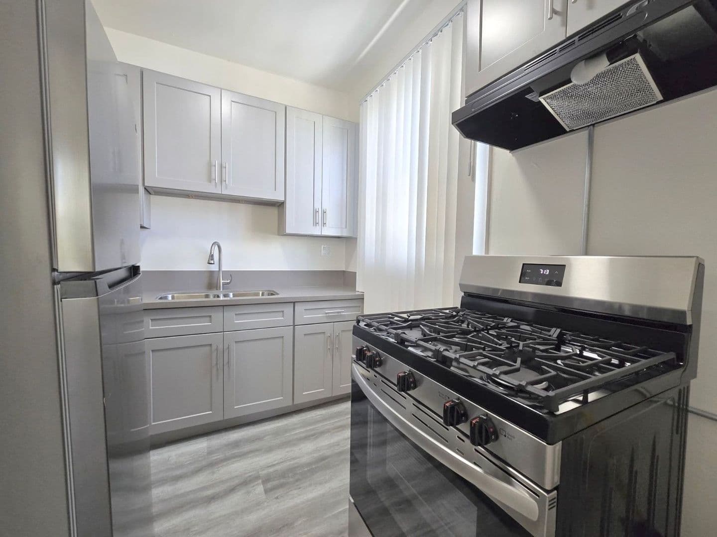 Los Angeles Apartment: 341 South Alvarado