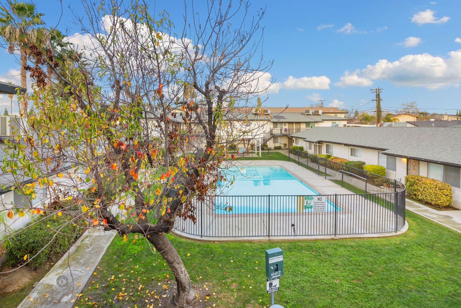 Bakersfield Apartment: 4229-4317 Columbus Street