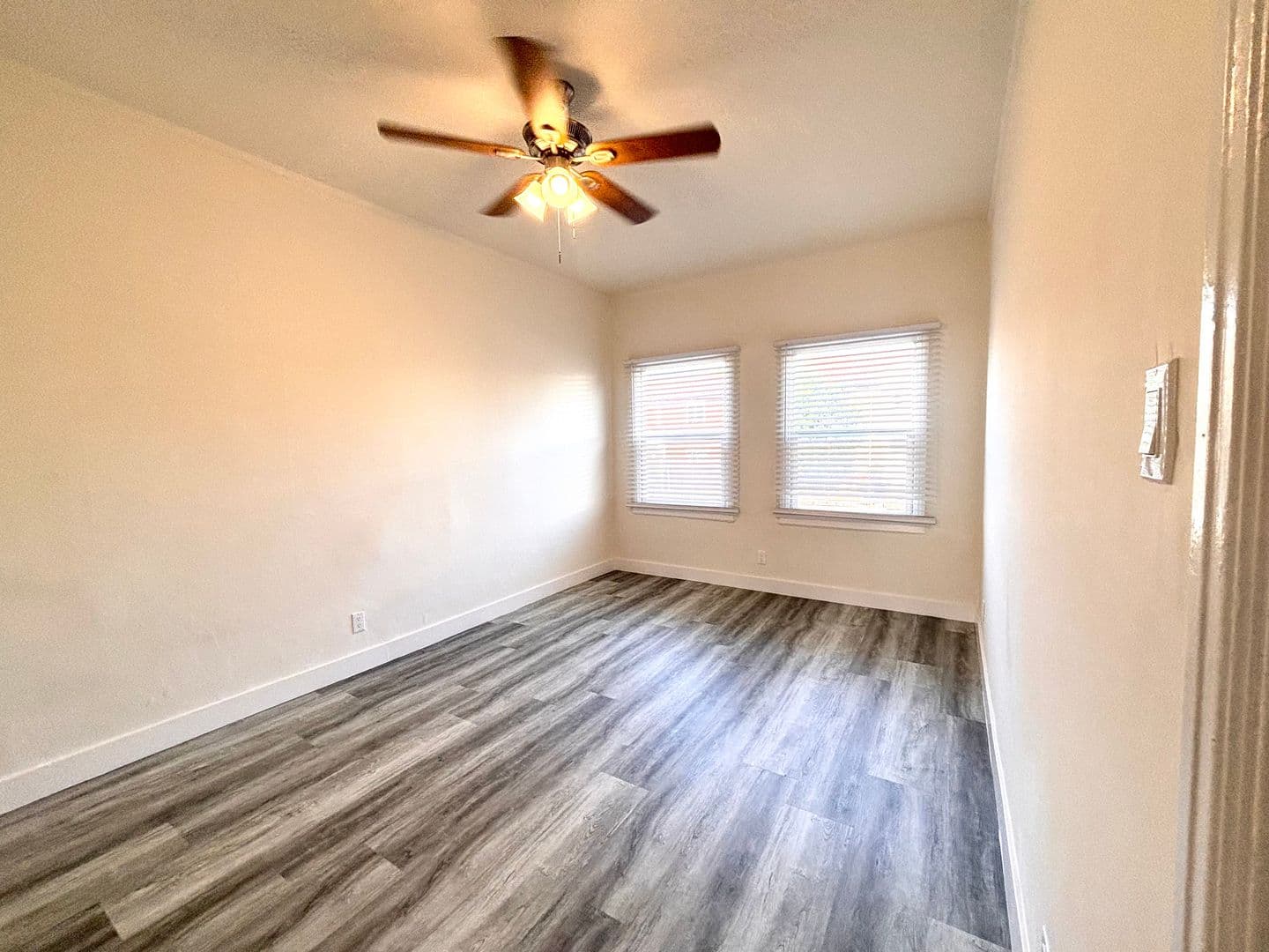 Los Angeles Apartment: 420 N. Coronado Street