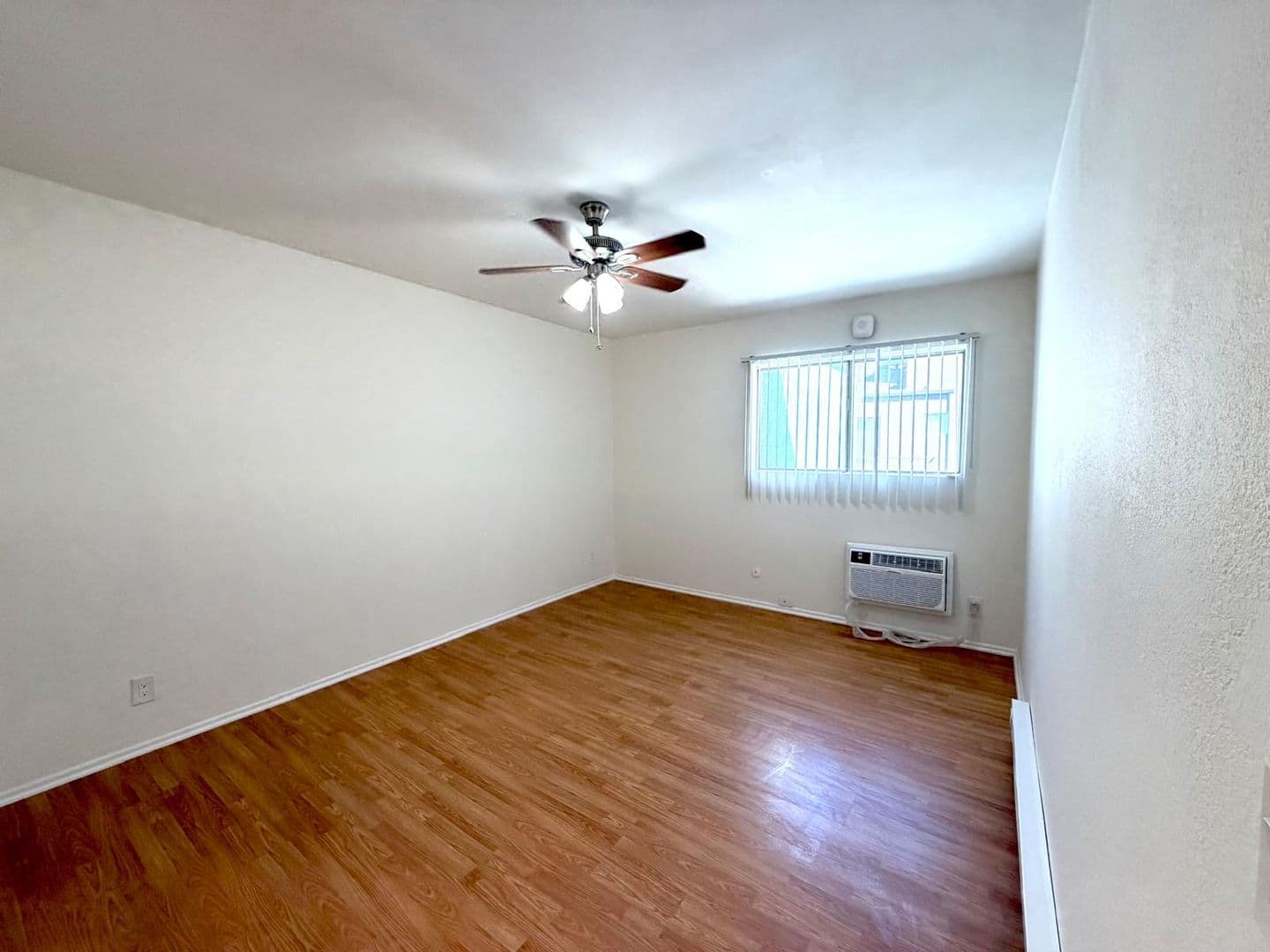 Canoga Park Apartment: 6738 Independence Ave.