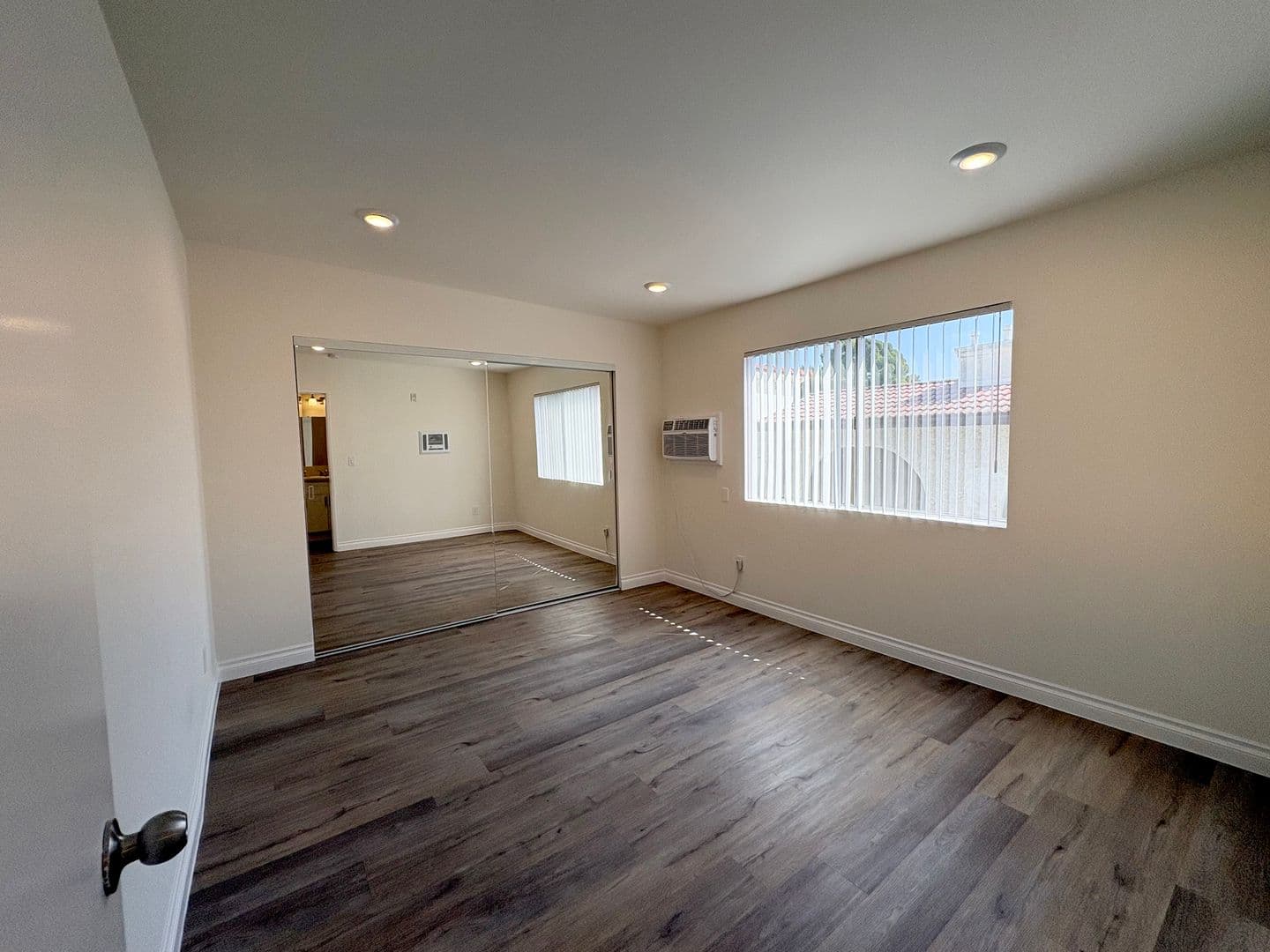 North Hollywood Apartment: 13253 Vanowen St.