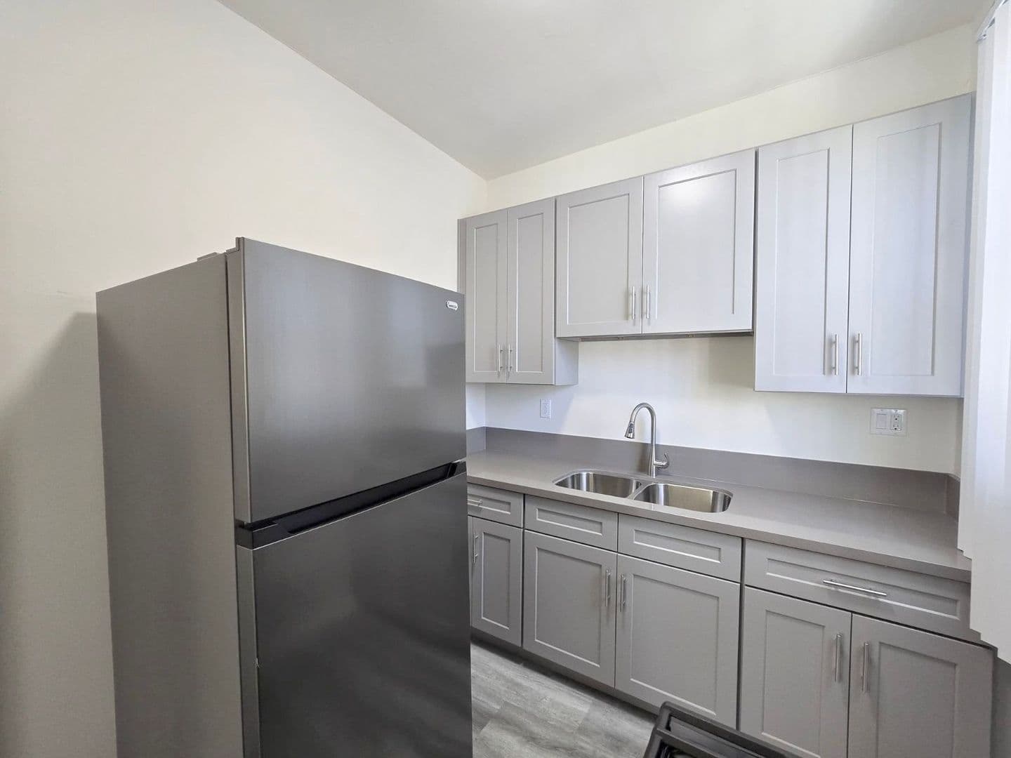 Los Angeles Apartment: 341 South Alvarado