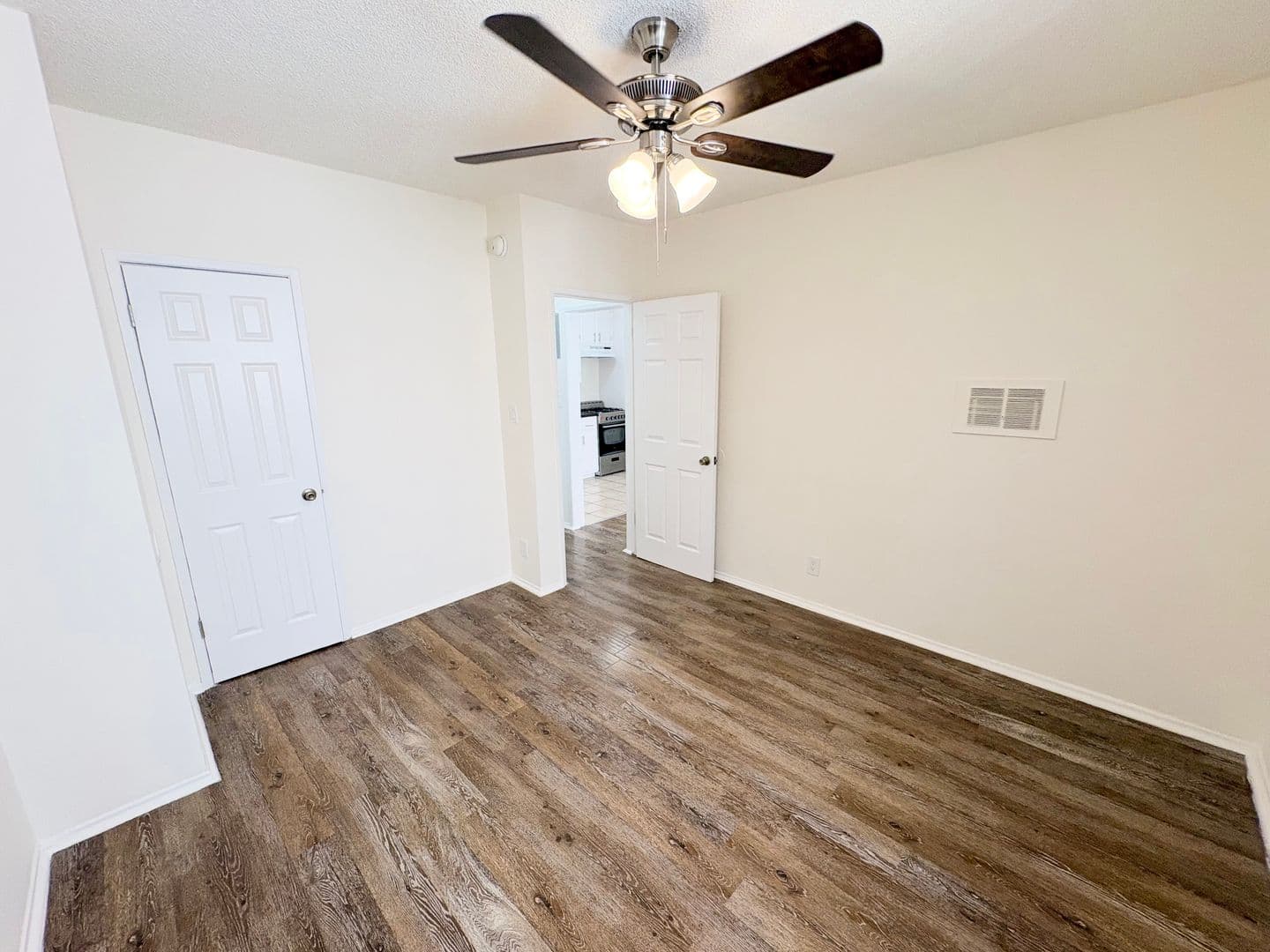 Los Angeles Apartment: 946 S. Carondelet Street