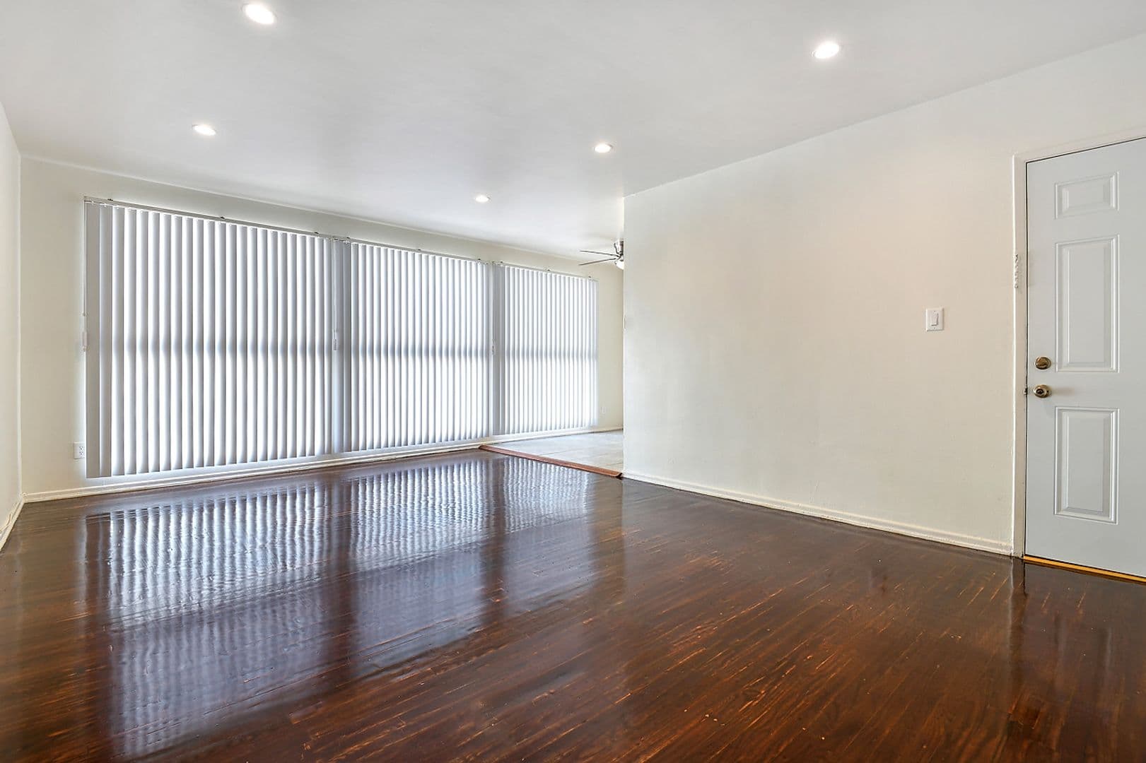 Los Angeles Apartment: 8526 Saturn Street