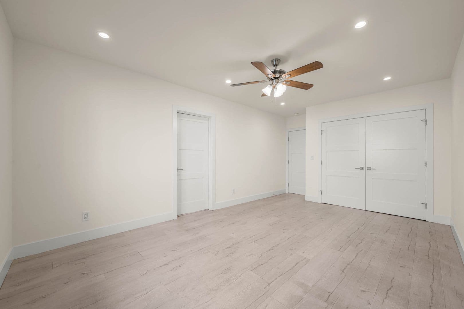 Los Angeles Apartment: 315-317 N. Detroit St.