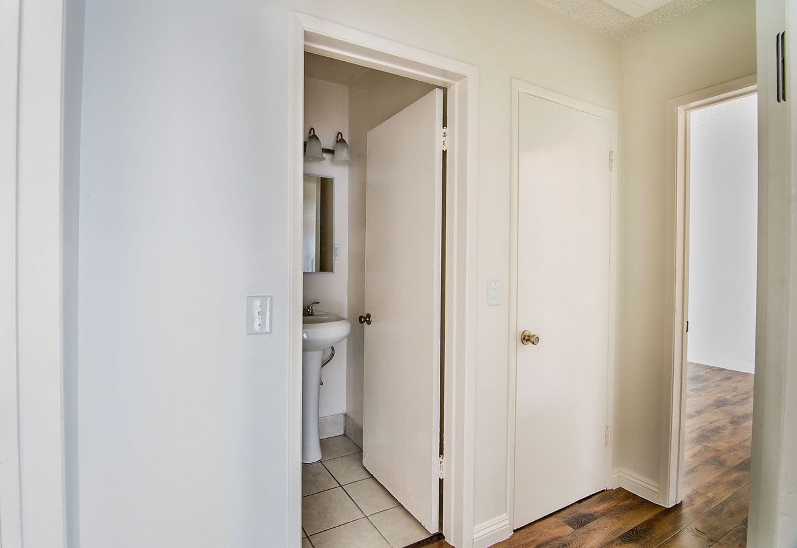 Panorama City Apartment: 8330 Willis Avenue