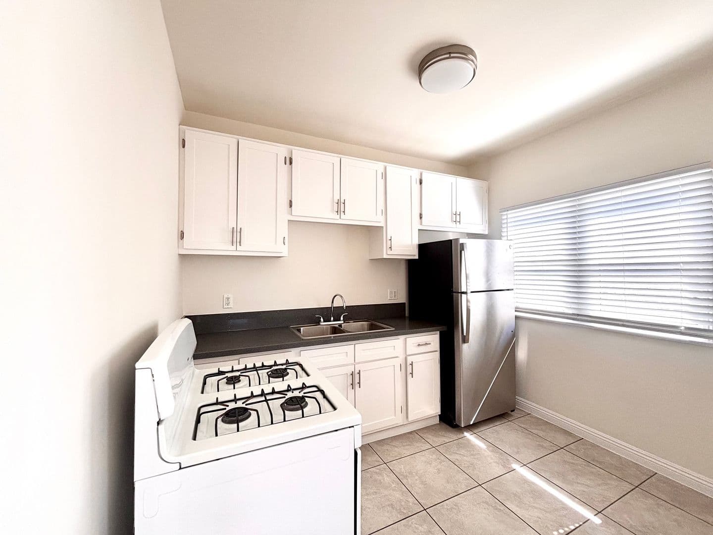 Los Angeles Apartment: 1056 S. Normandie Avenue