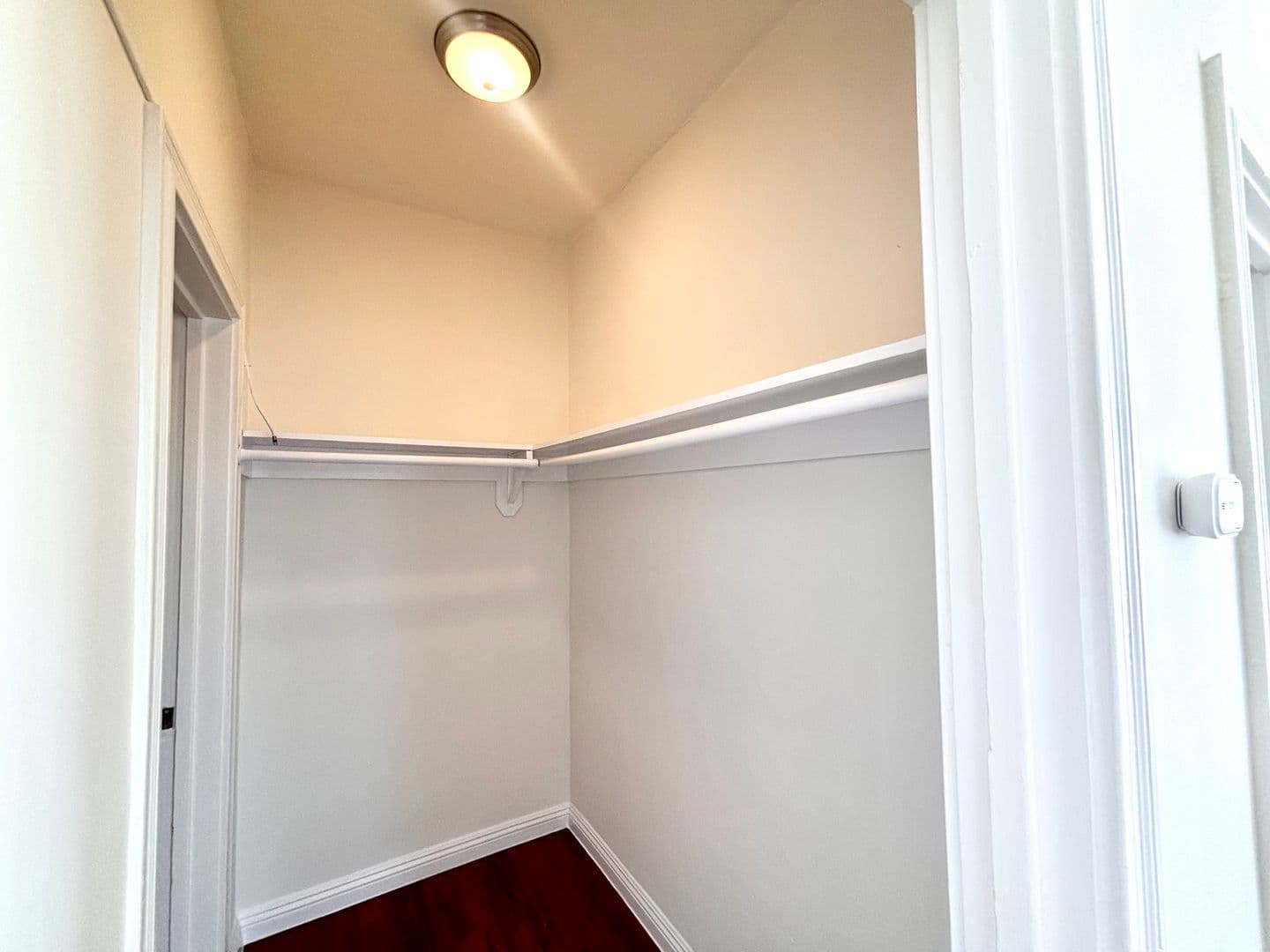 Los Angeles Apartment: 1056 S. Normandie Avenue