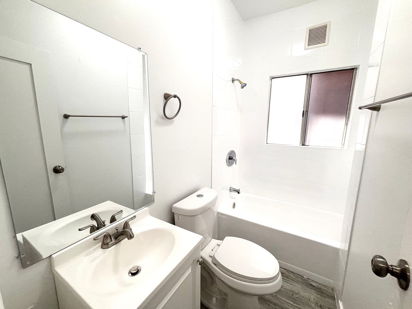 Los Angeles Apartment: 420 N. Coronado Street
