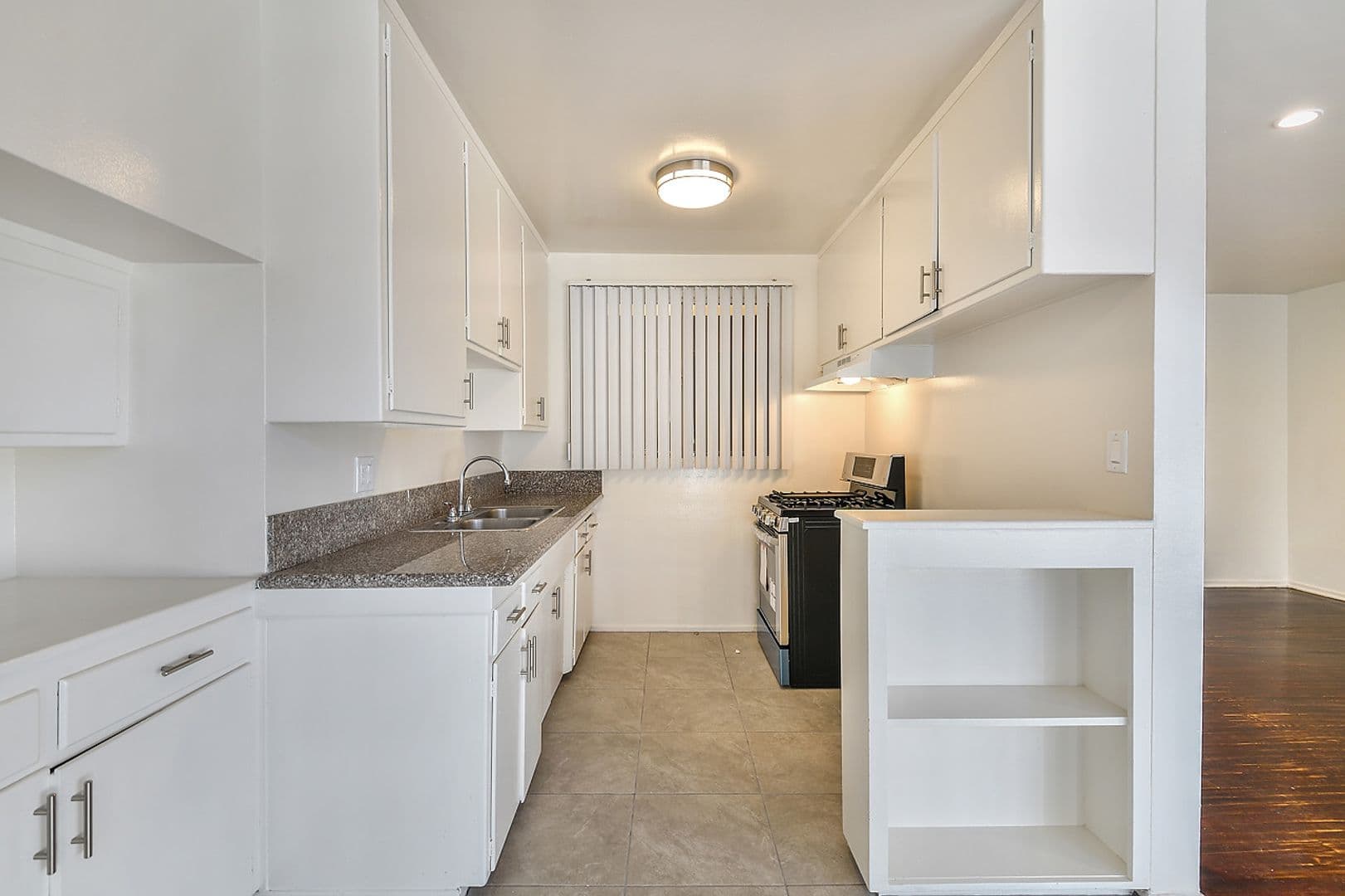 Los Angeles Apartment: 8526 Saturn Street