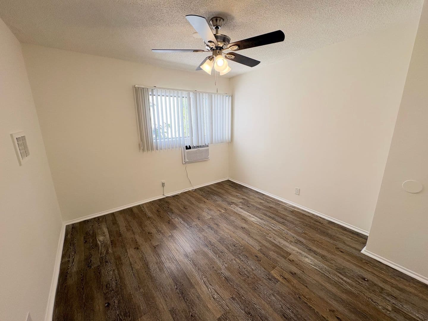 Los Angeles Apartment: 946 S. Carondelet Street