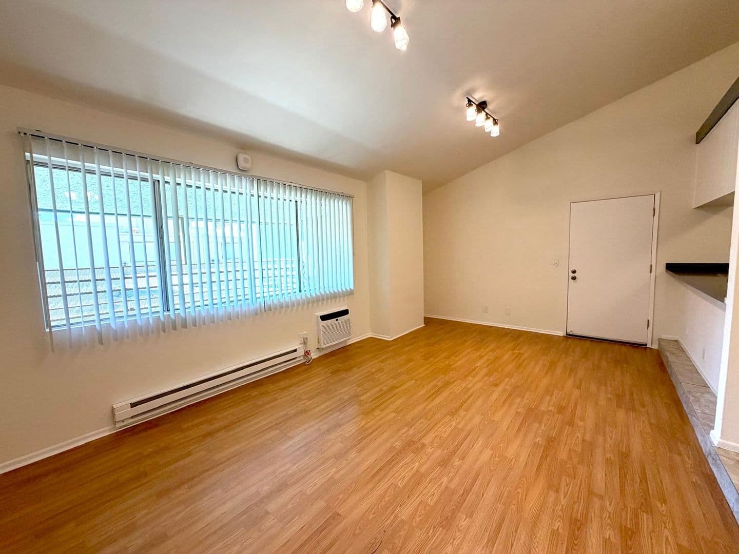 Canoga Park Apartment: 6738 Independence Ave.