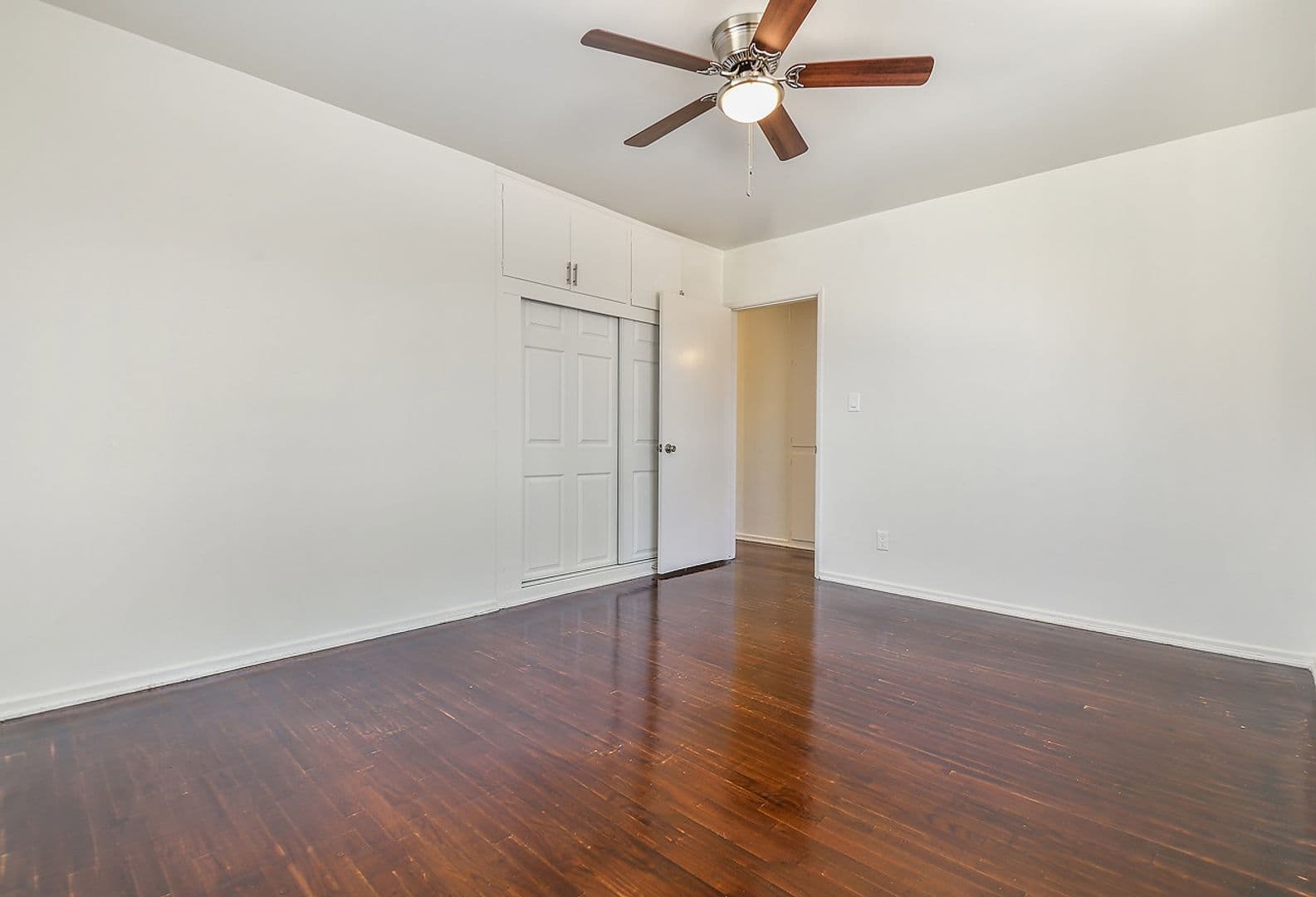 Los Angeles Apartment: 8526 Saturn Street