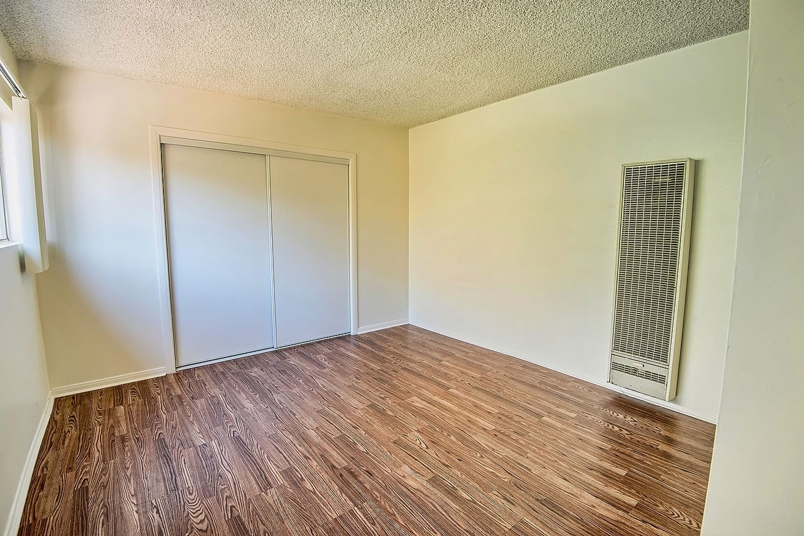 Van Nuys Apartment: 13959 Vanowen Street