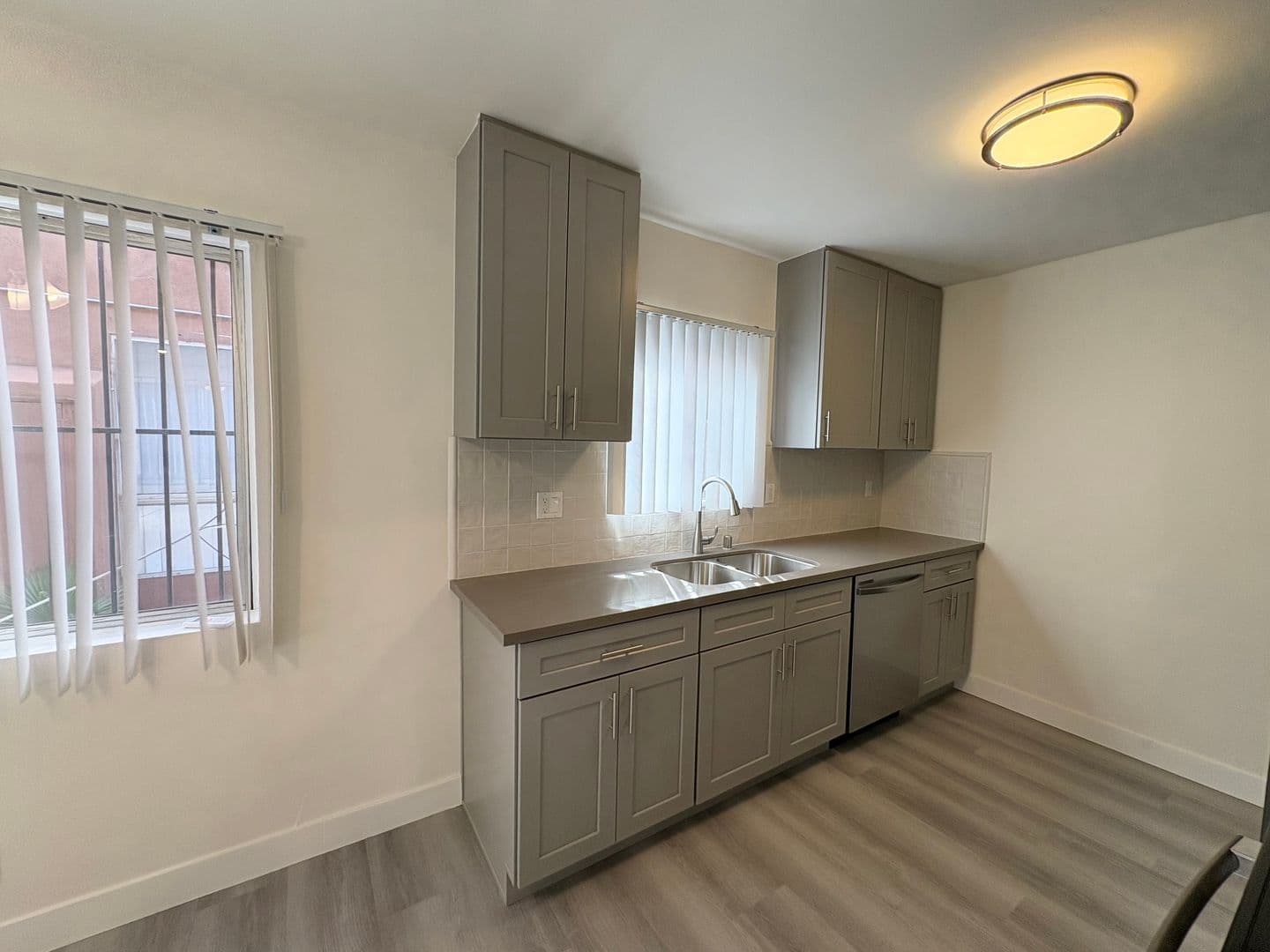 Van Nuys Apartment: 8123 Langdon Ave.