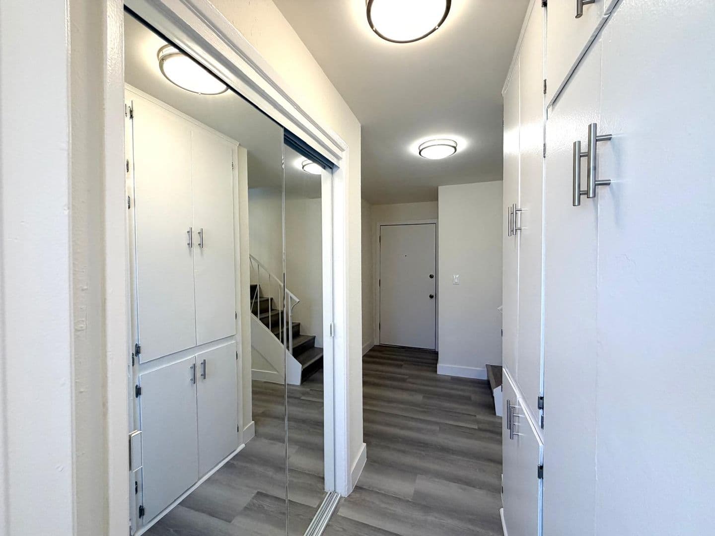 Van Nuys Apartment: 8140 Langdon Avenue