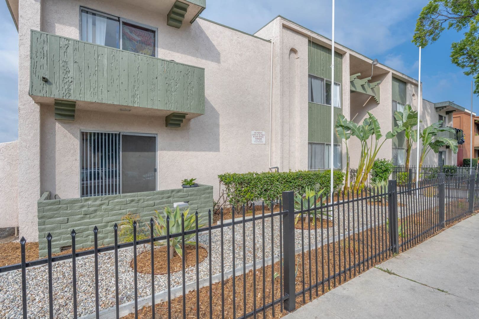 Van Nuys Apartment: 8123 Langdon Ave.