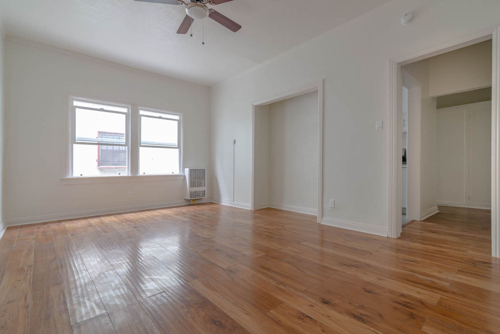 Los Angeles Apartment: 400 N. Coronado Street
