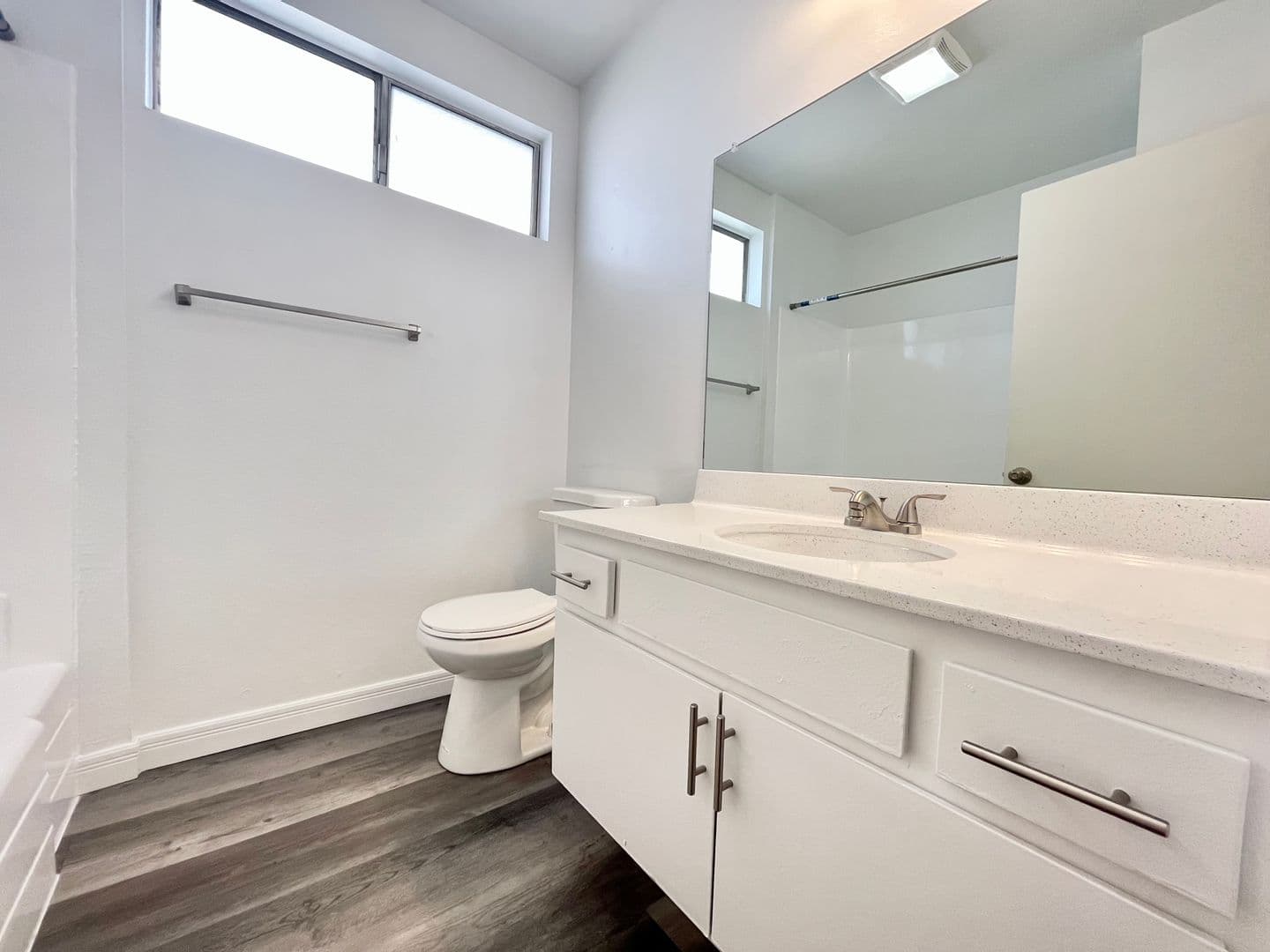 Canoga Park Apartment: 6738 Independence Ave.