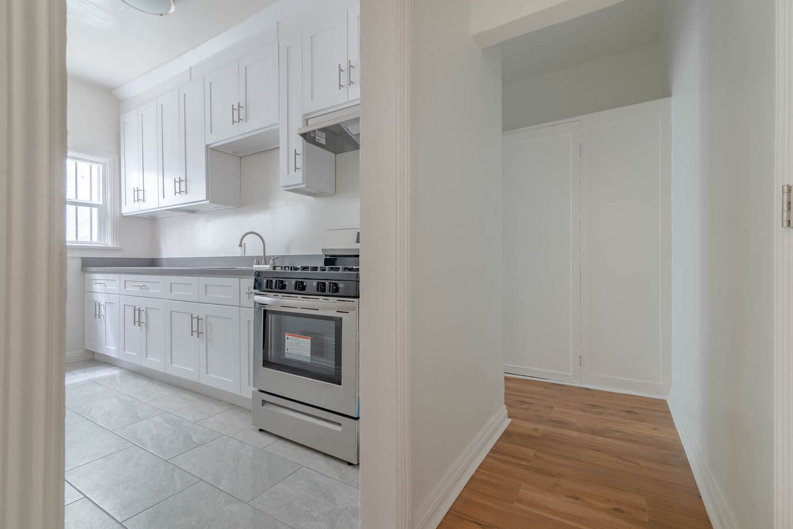 Los Angeles Apartment: 410 N. Coronado Street