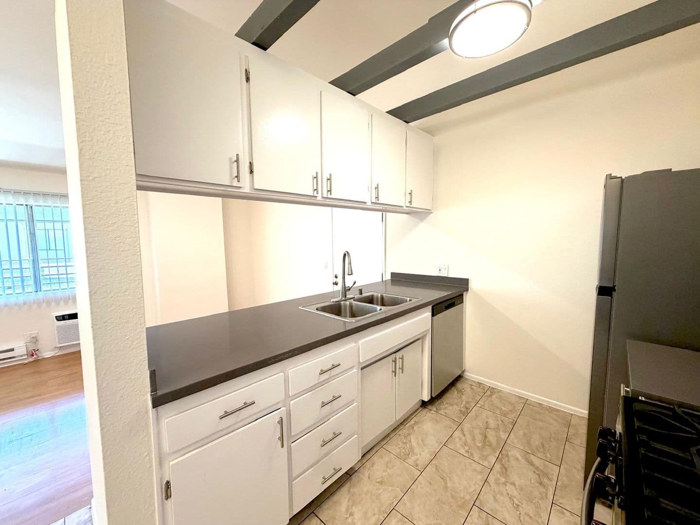 Canoga Park Apartment: 6738 Independence Ave.