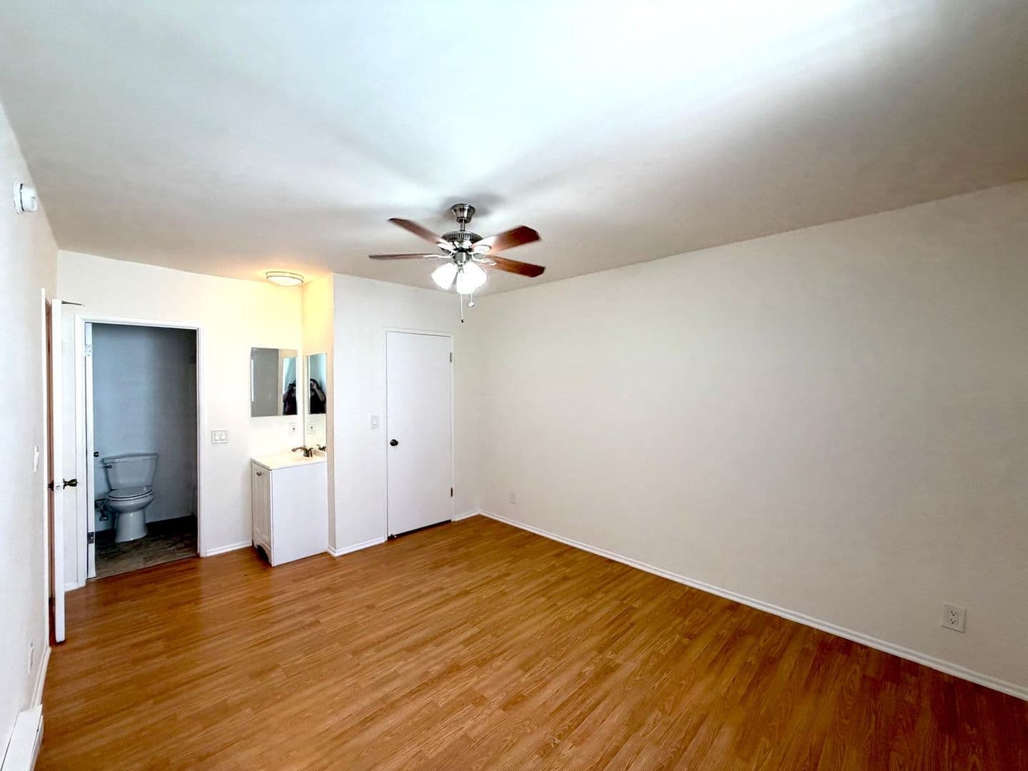 Canoga Park Apartment: 6738 Independence Ave.