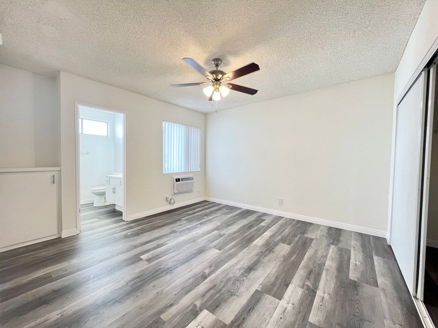 Canoga Park Apartment: 6738 Independence Ave.