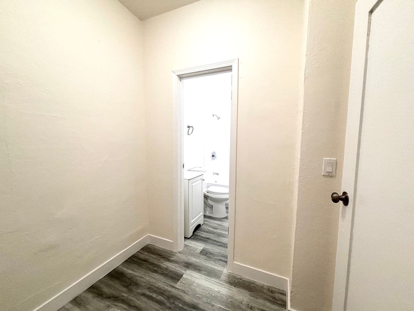 Los Angeles Apartment: 420 N. Coronado Street