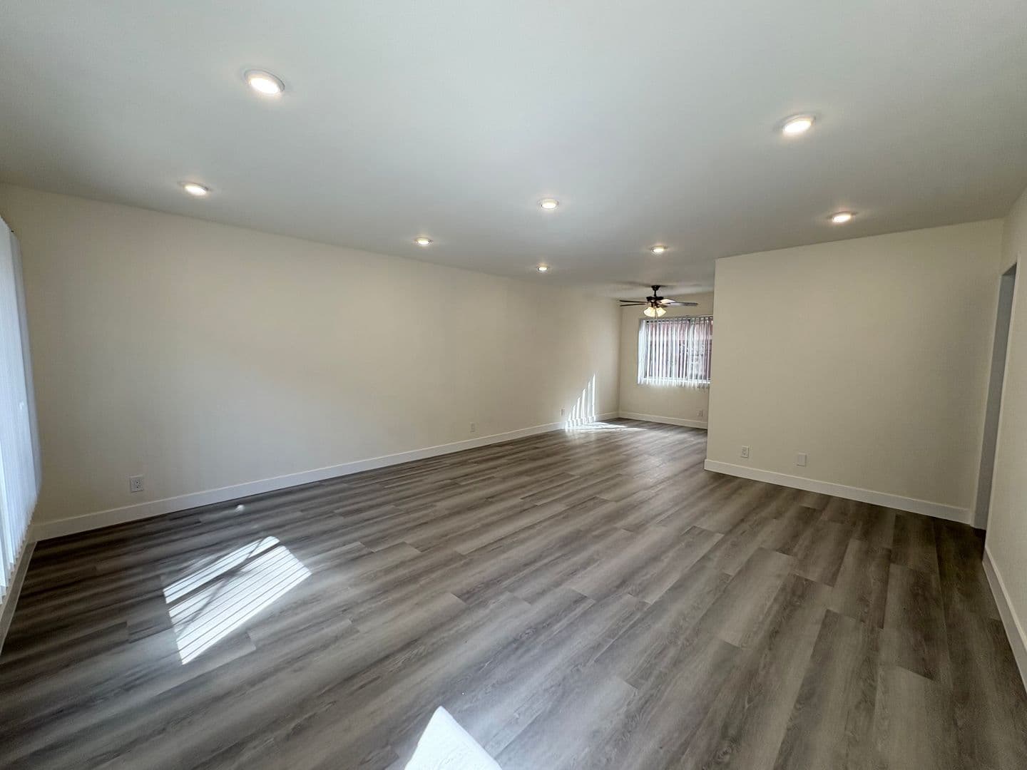 Van Nuys Apartment: 8123 Langdon Ave.