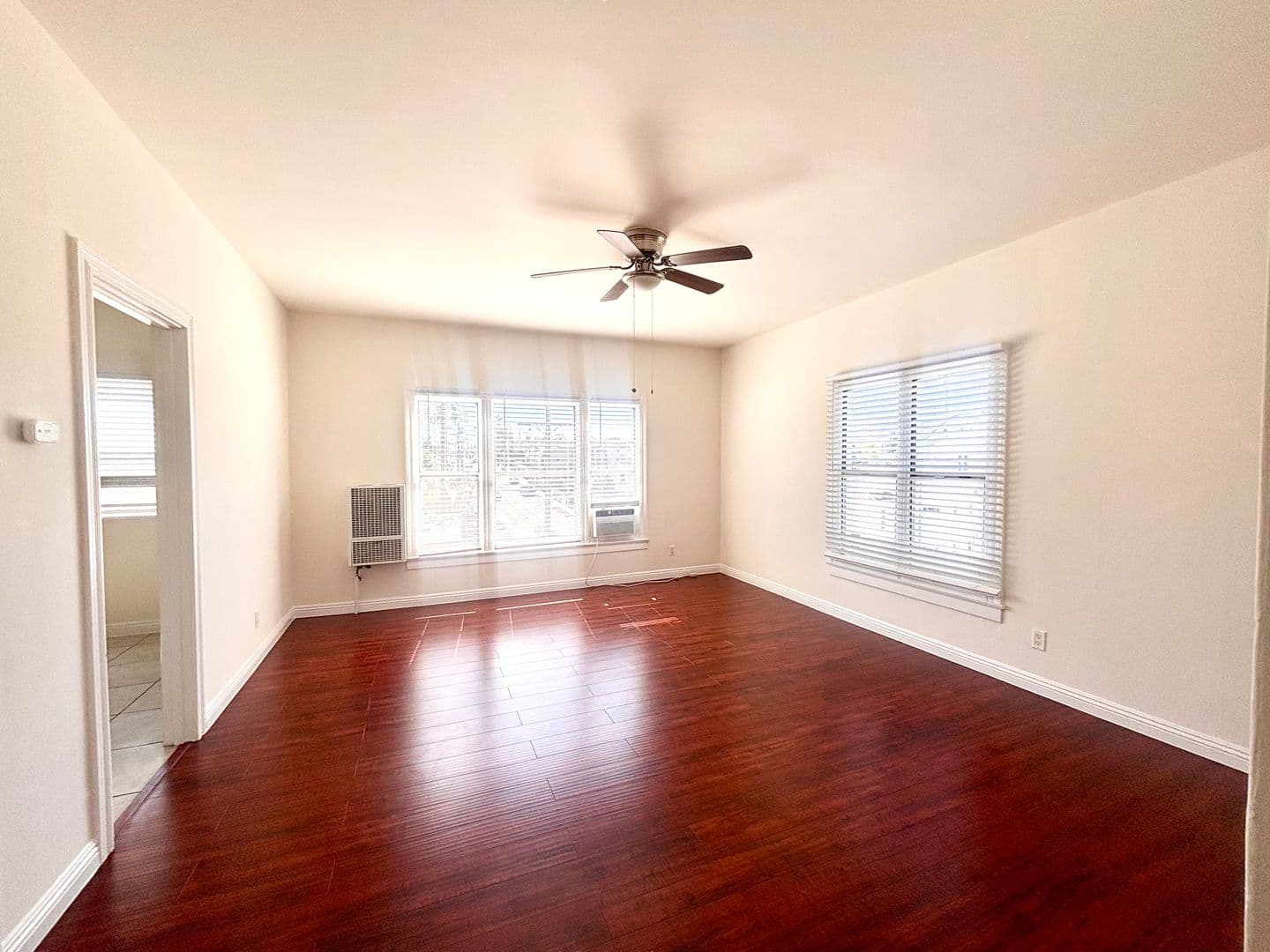 Los Angeles Apartment: 1056 S. Normandie Avenue