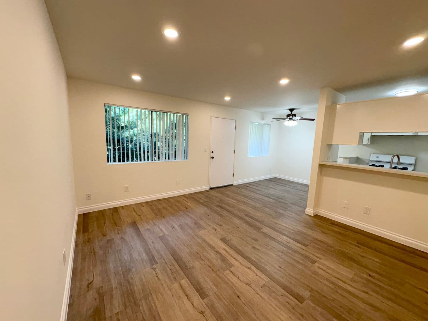 North Hollywood Apartment: 13253 Vanowen St.