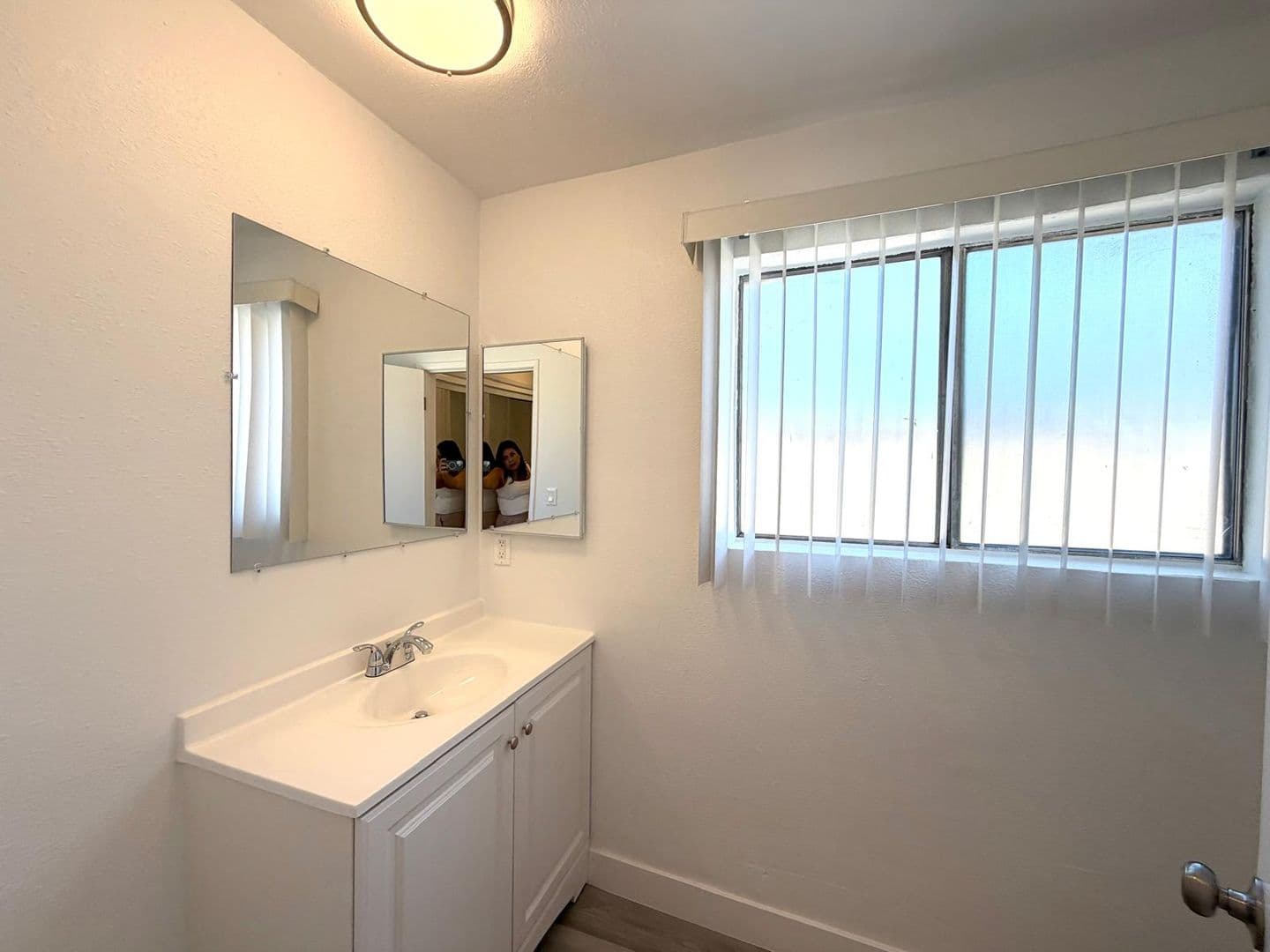 Van Nuys Apartment: 8140 Langdon Avenue