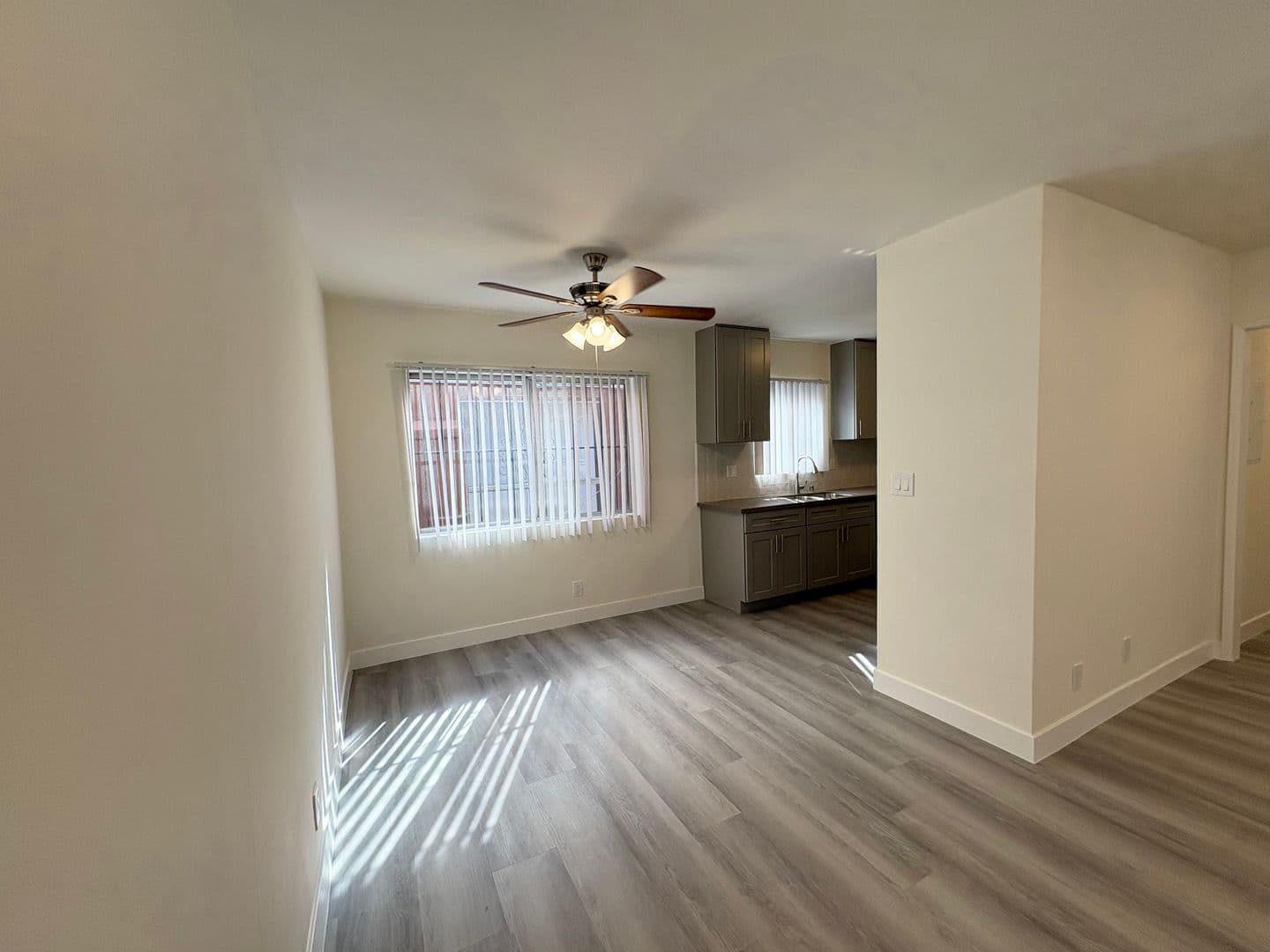 Van Nuys Apartment: 8123 Langdon Ave.