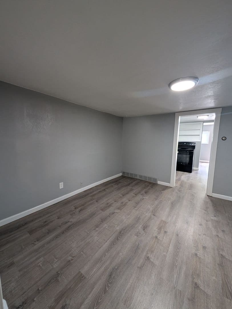 Burley House: 515 Miller Ave