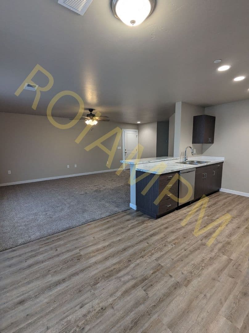Jerome Apartment: 1215 South Eisenhower Street