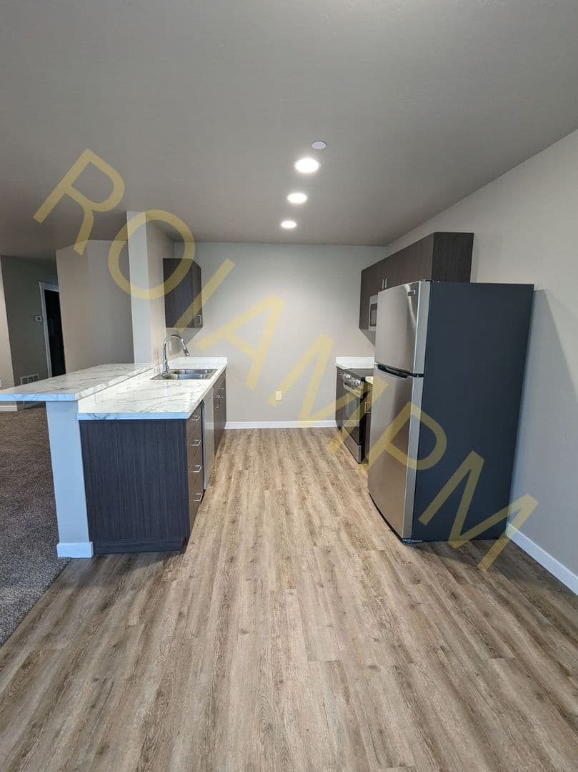 Jerome Apartment: 1215 South Eisenhower Street