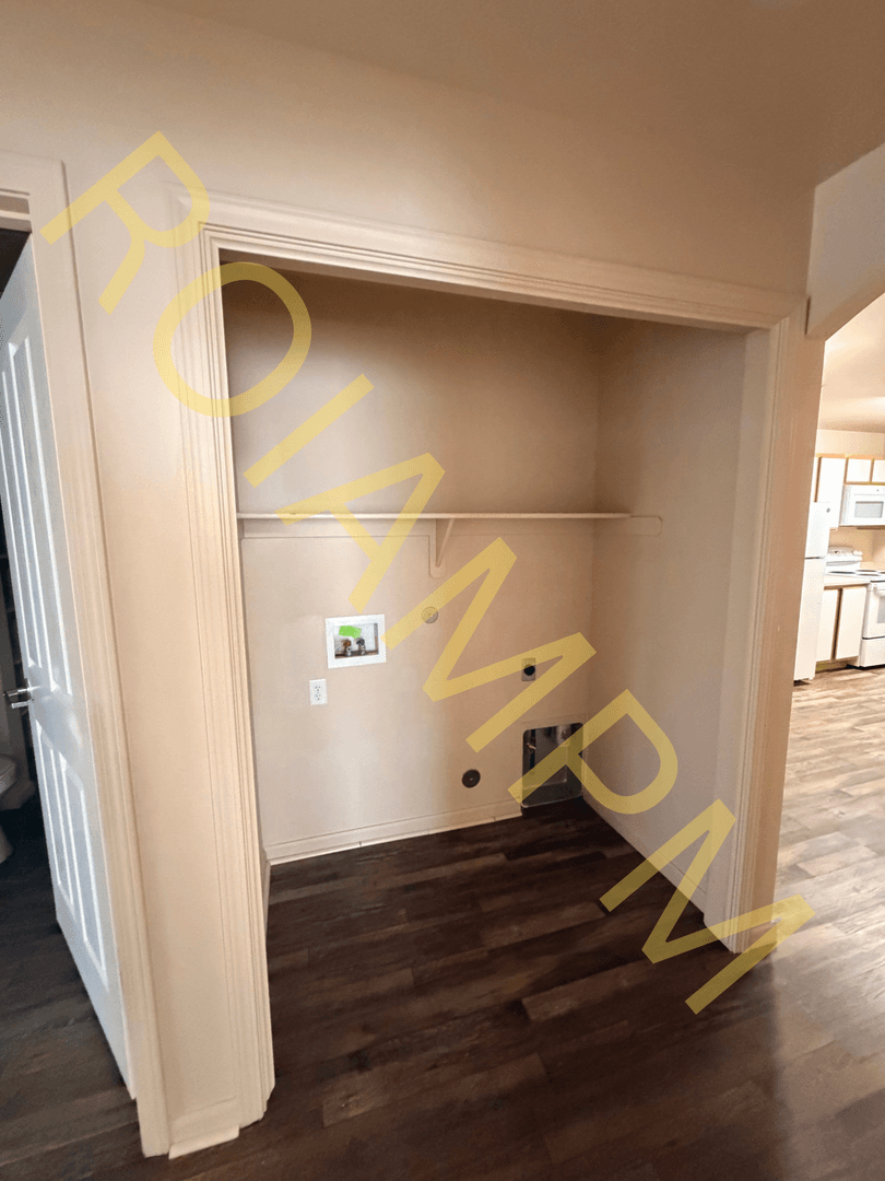 Burley Apartment: 256 W 3rd St