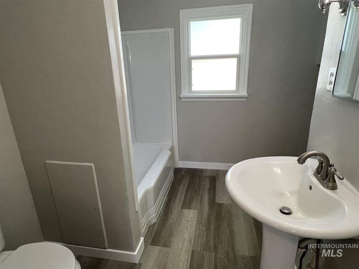 Jerome House: 216 10th Ave E