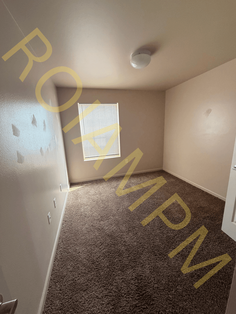 Burley Apartment: 256 W 3rd St