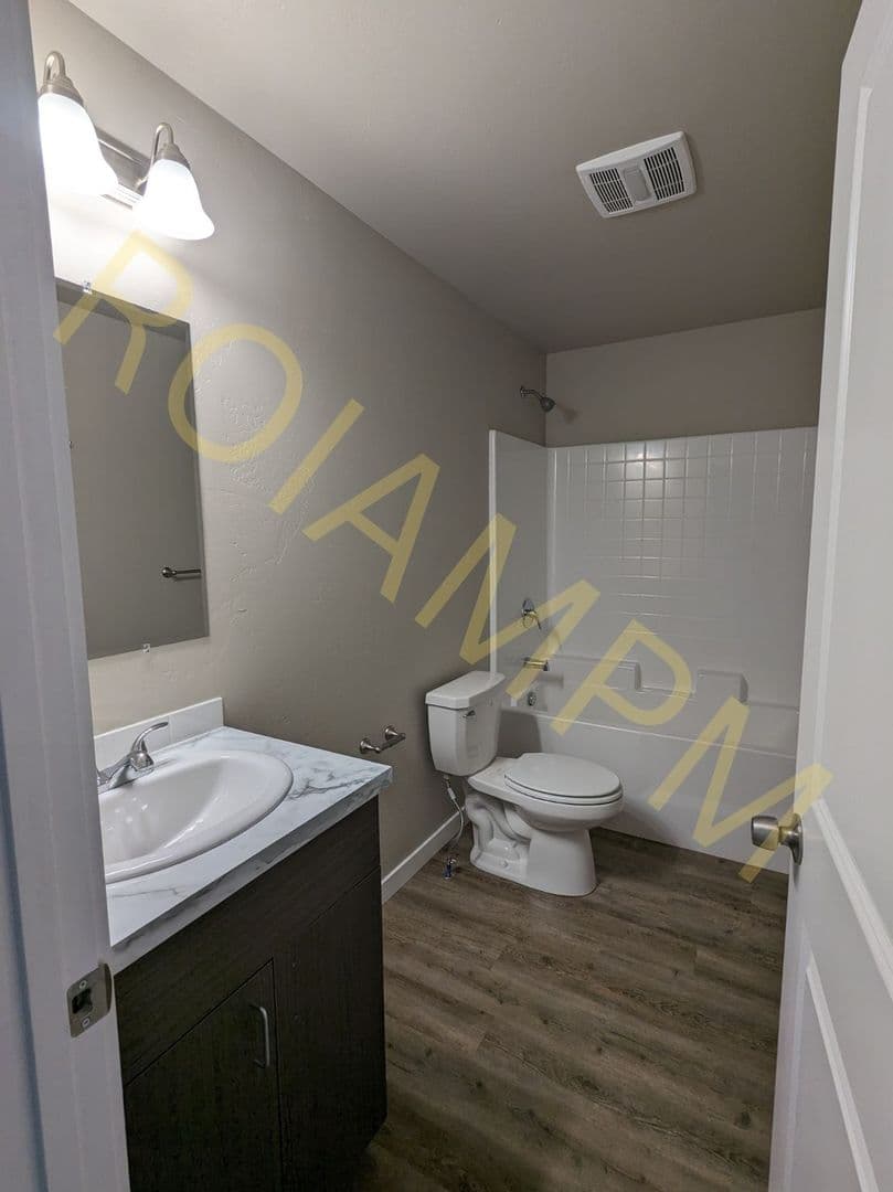 Jerome Apartment: 1215 South Eisenhower Street